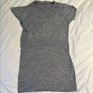Lululemon Gray Short Sleeve Top